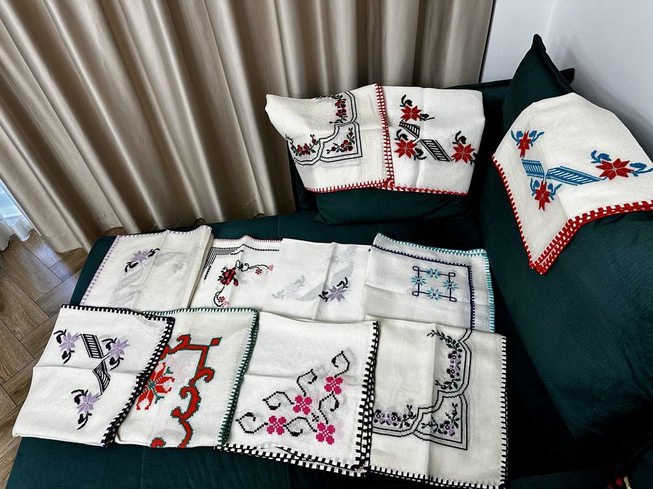 Fete de masa traditionale cusute manual