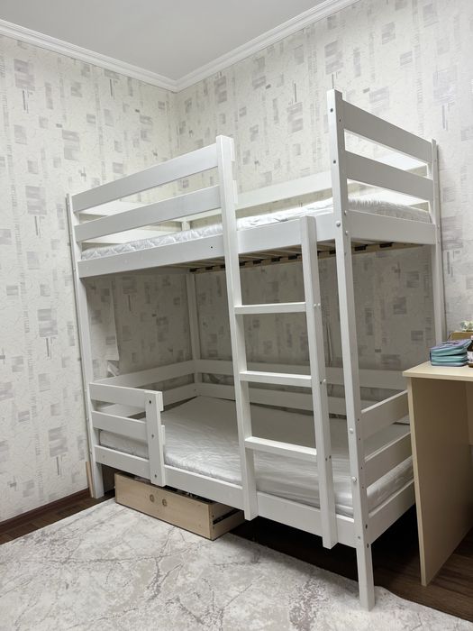 Продается детская двухярусная кровать