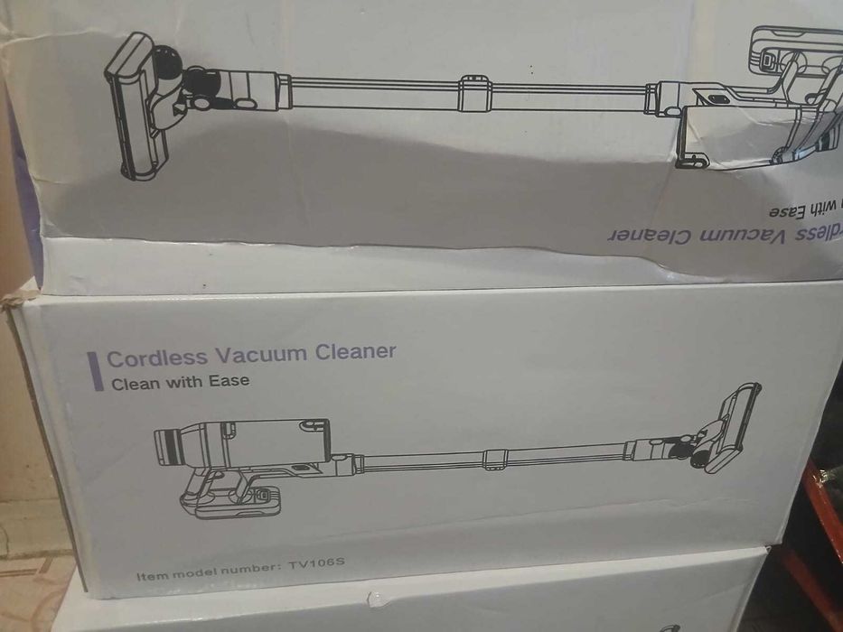 Vand aspirator fara fir nou in cutie