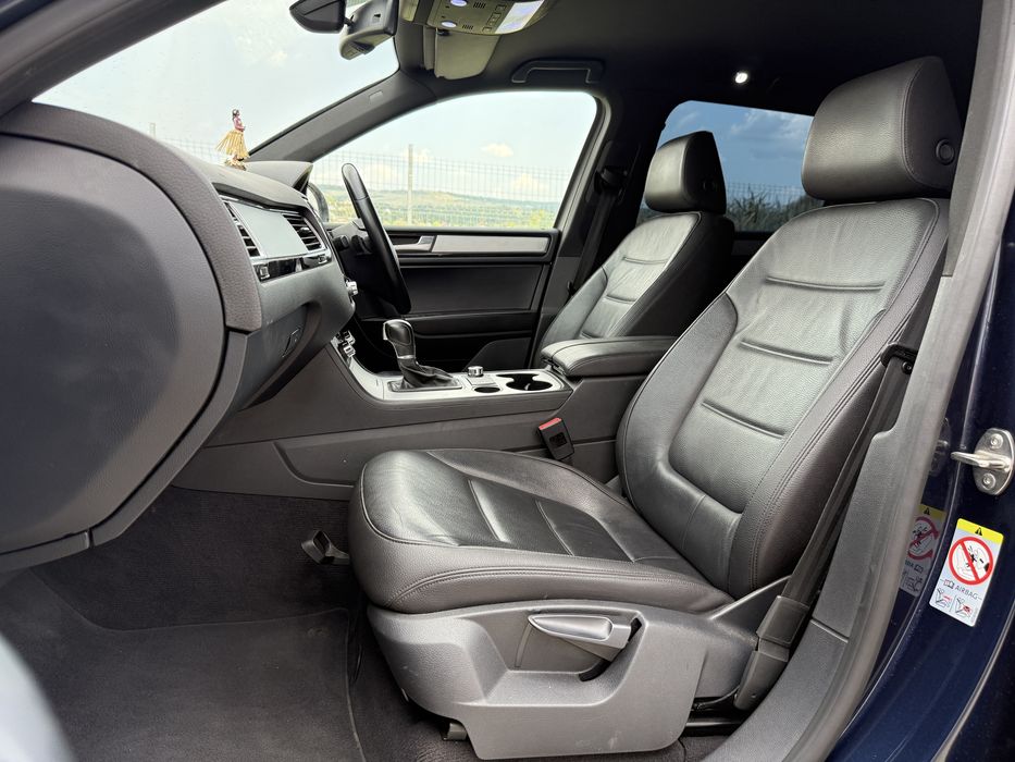 Vw Touareg R-line • 3.0 Diesel • 245cp • 2013 • Volan pe Dreapta