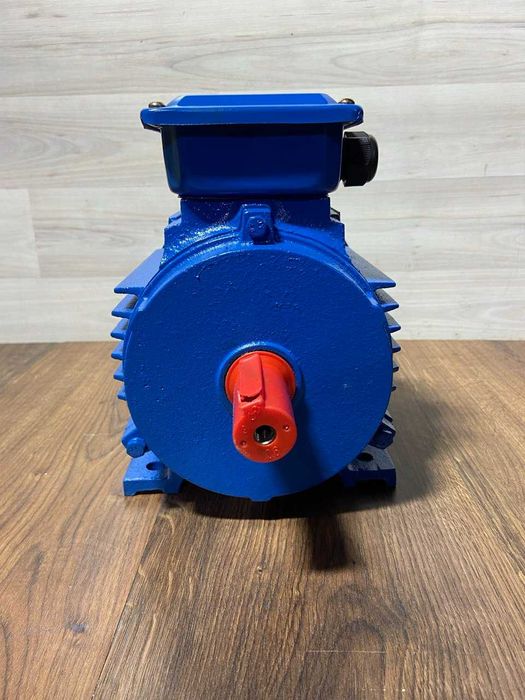 Электродвигатель АИР 71 А4 (цену и наличие уточнять у продавца)