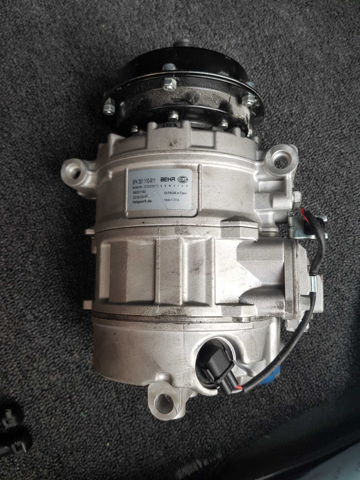 Compresor AC - VOLKSWAGEN,  motor de 2500 cc (BPC), nou
