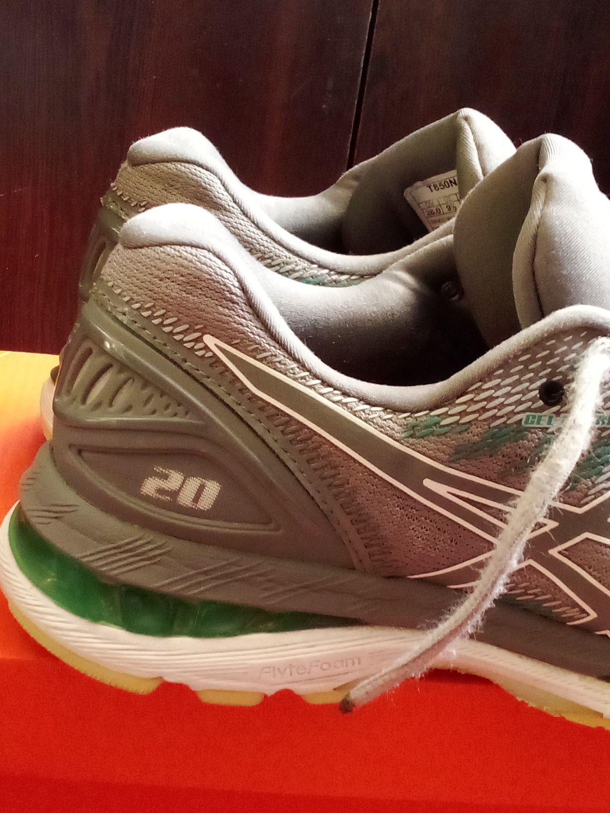 Маратонки Asics N 40