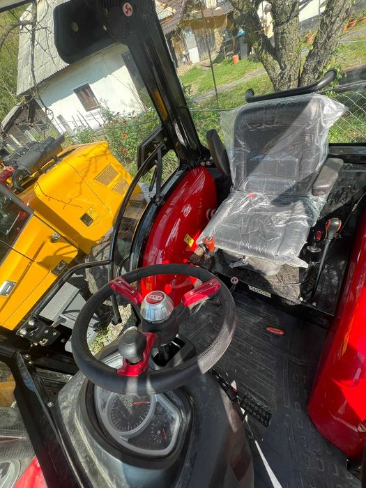 Tractor Macao U400