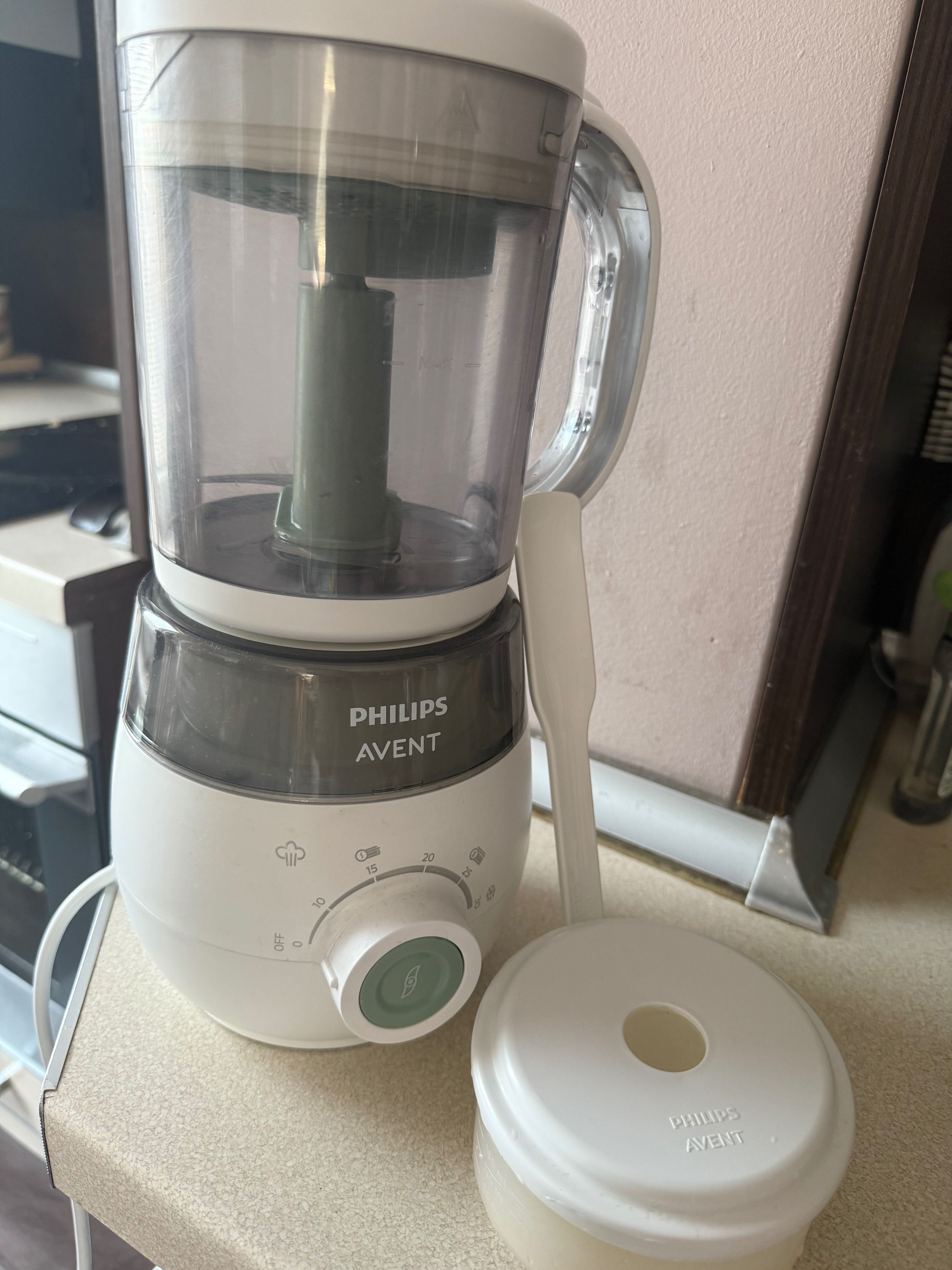 Philips Avent 4-в-1 уред за готвене на пара.