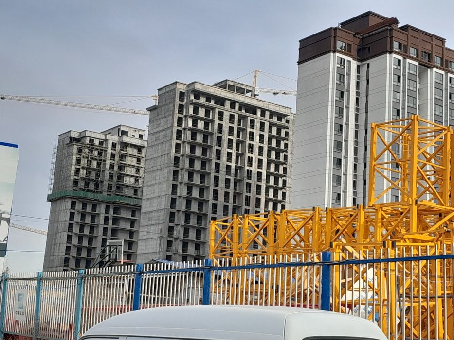 ЖК Нigh Town продается срочно евро 1 комнатная квартира 44+5 балкон