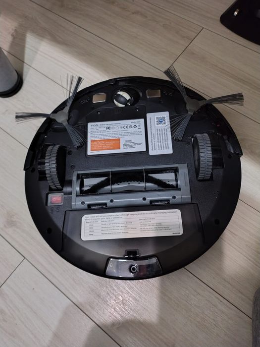 Aspirator Robot  preț bun