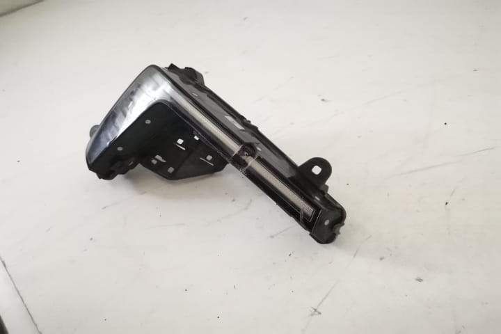 ДРЛ Дневна Светлина Дясна Страна LED Оригинален Повреден Ауди / Audi Q