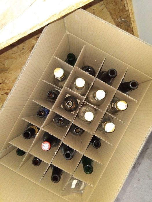 Три пластови кашони за бирени бутилки от 50cl