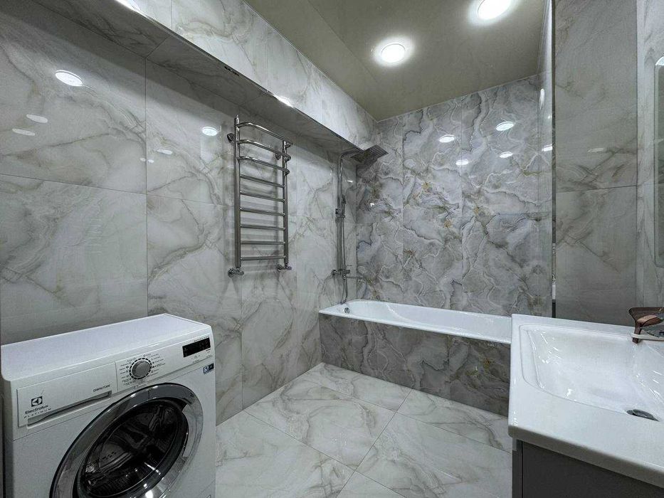 3 комн квартира в центре. Метро Космонавтов (ИТ)