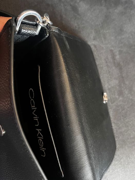 Малка симпатична чанта Calvin Klein