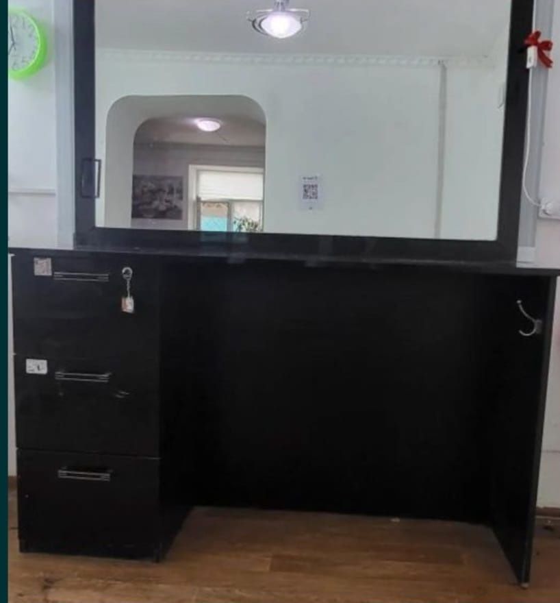 Продается шкафы и кресло б/у шкафы по 25000т, кресло 10000т,#