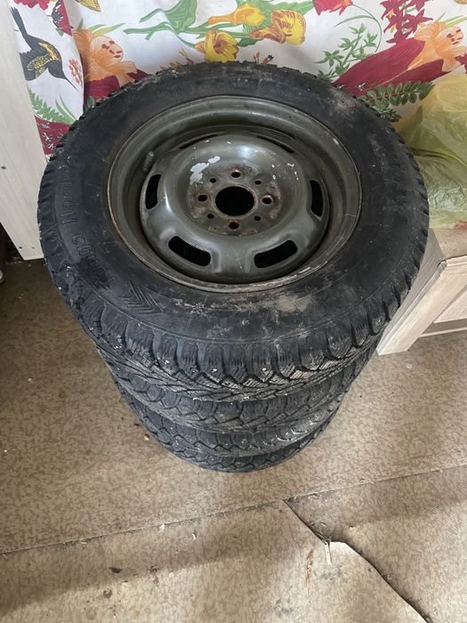 Продам R13 зимние  шины на штампах 4