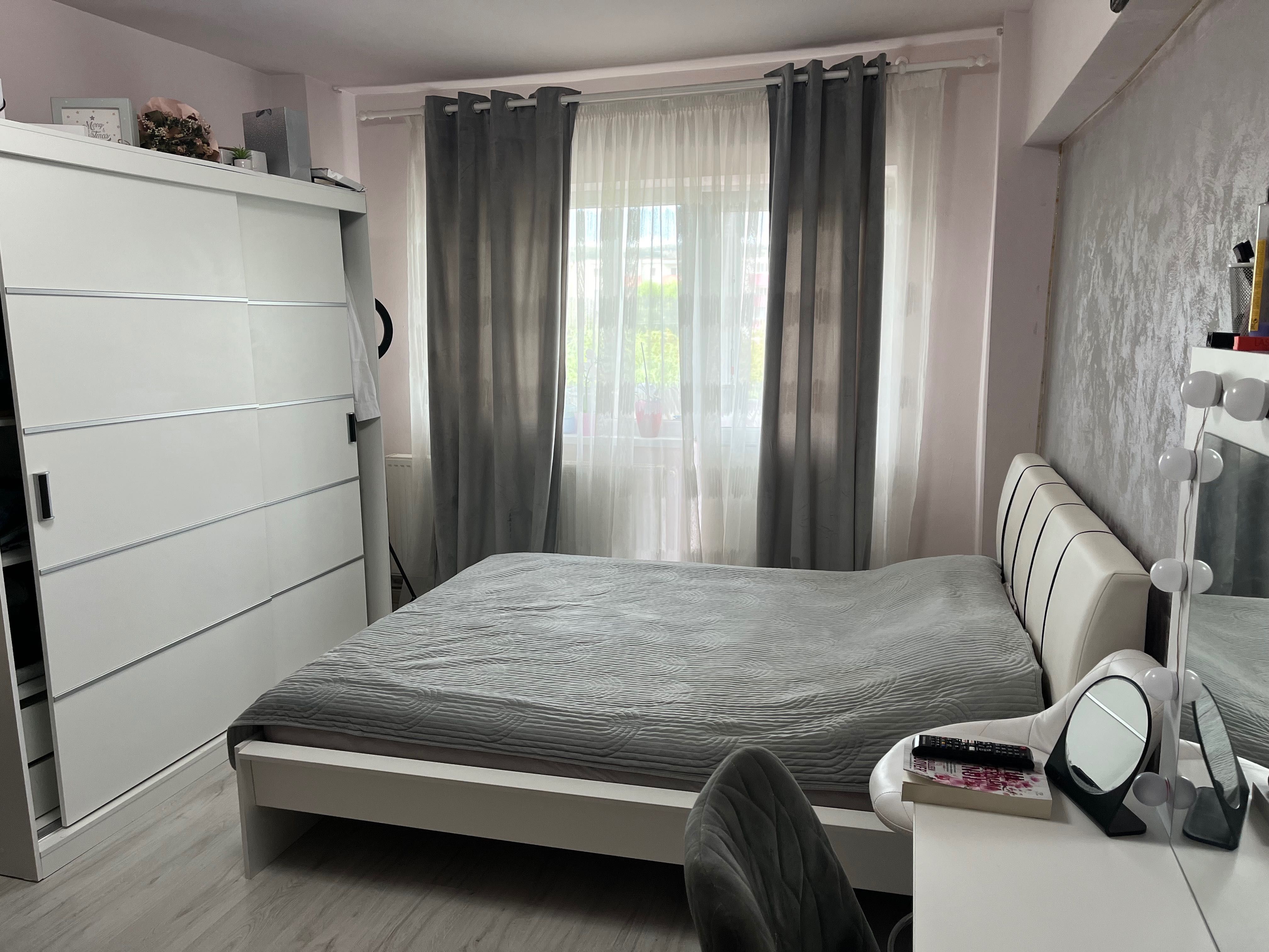 Vând apartament !Pret negociabil