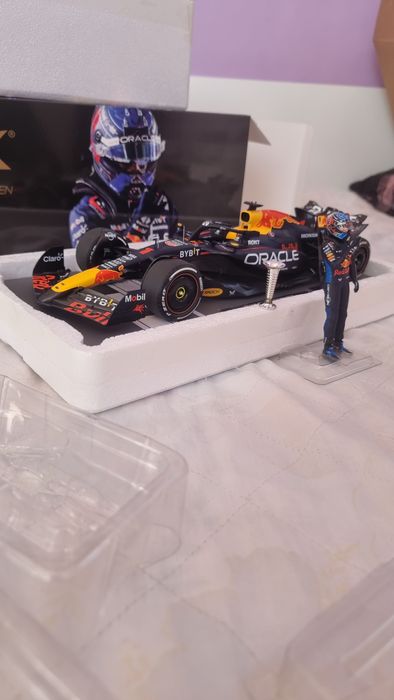 Red bull rb20 Las Vegas gp F1 Max Verstappen world champion minichamps