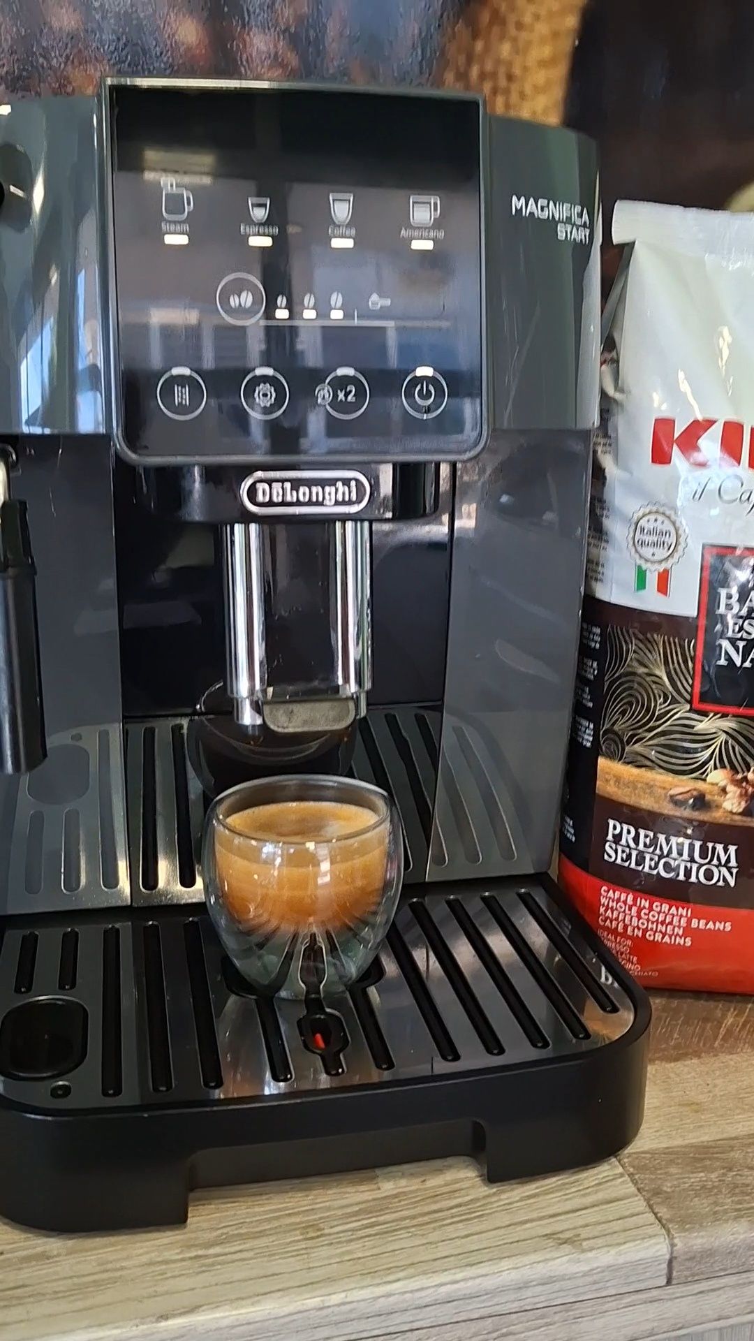 Кафемашина DELONGHI MAGNIFICA START с 6 месеца гаранция от магазин сер