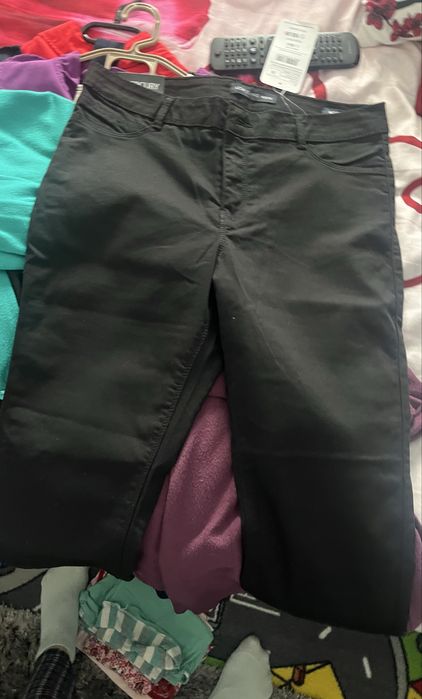 Pantaloni Fabricati in România si pantaloni de la LCWaikiki