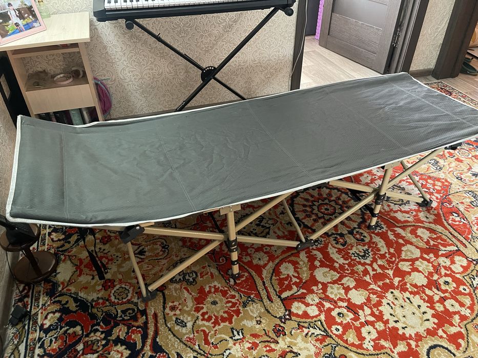 Раскладная походная кровать (кемпинговая раскладушка)