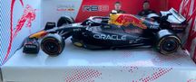 Болид Oracle Red Bull Racing 2022 RB18 No1. Max Verstappen 1:43 Model