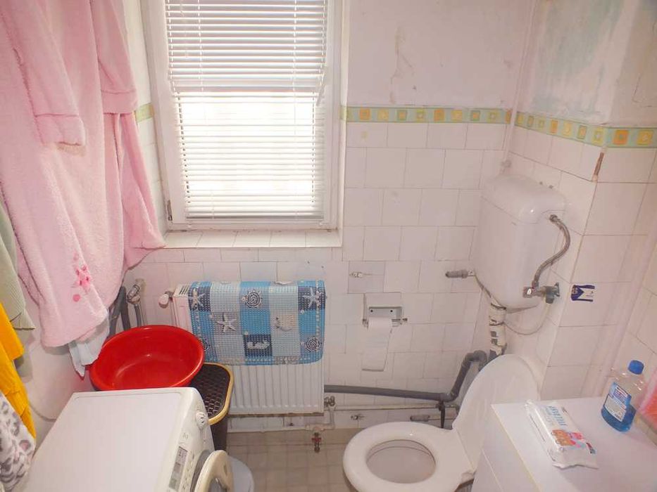 Piata Romana Povernei 2 camere 75 mp