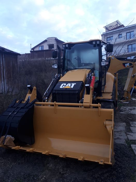 Execut lucrari cu buldoexcavator