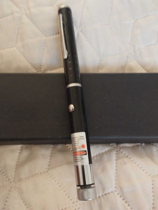 Лазерна писалка с танцуващи светлини зелени