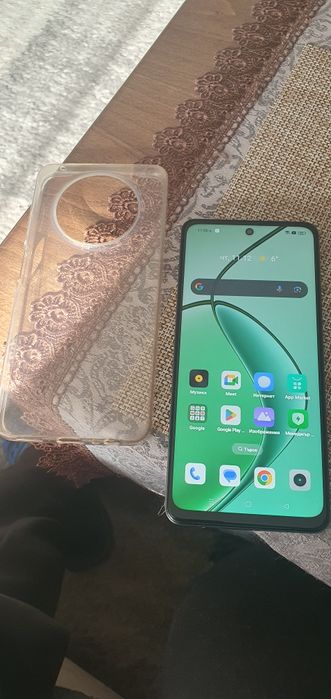 Продавам Realme  12 Plus.
