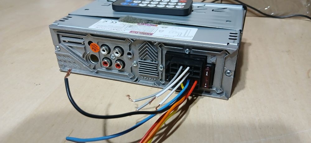 Magnitafon bt.usb.radio  damas radnoyi