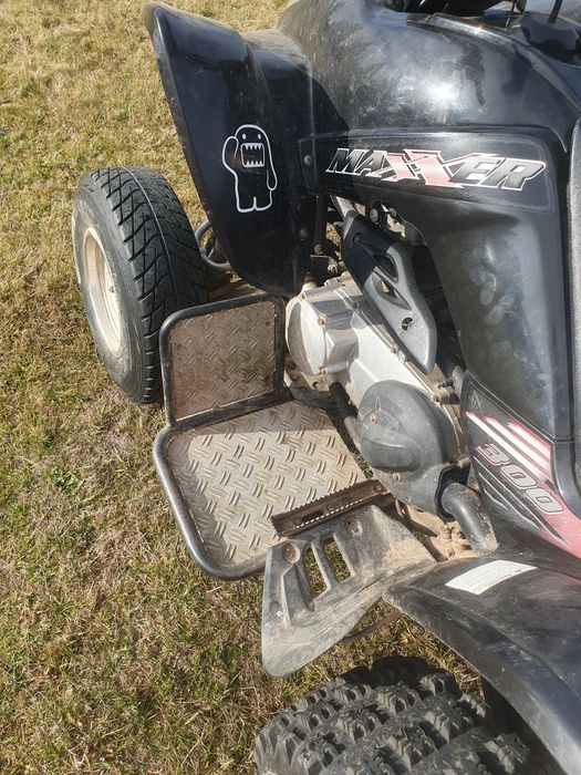 Vând atv kymco maxxer 300