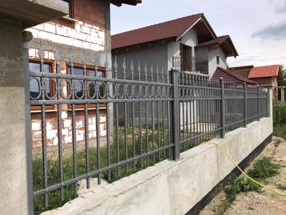 Vand garduri și porți exact după cerințele clienților