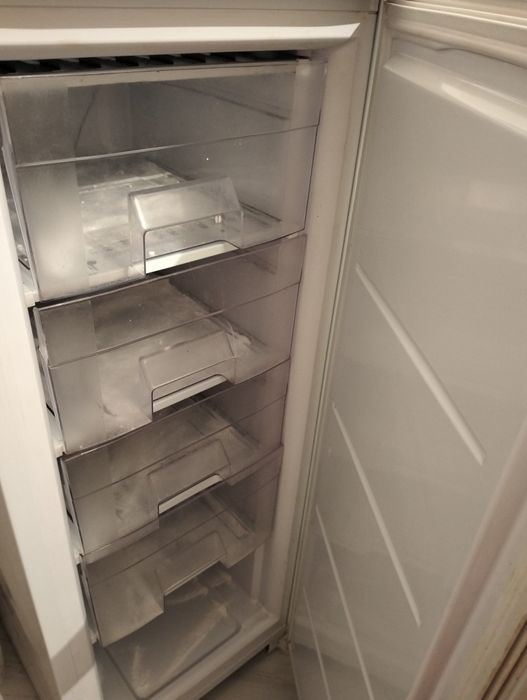 Продам морозильник Бирюса