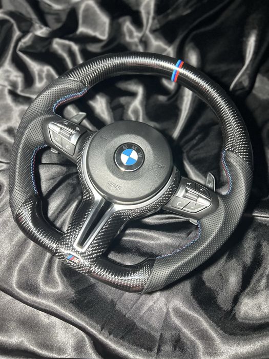 Volan Carbon BMW F10/F30/F01/F15/F16/F32/F25/F36/F20 etc Montaj Inclus