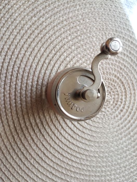 НОВА Мелничка за черен пипер НОВА