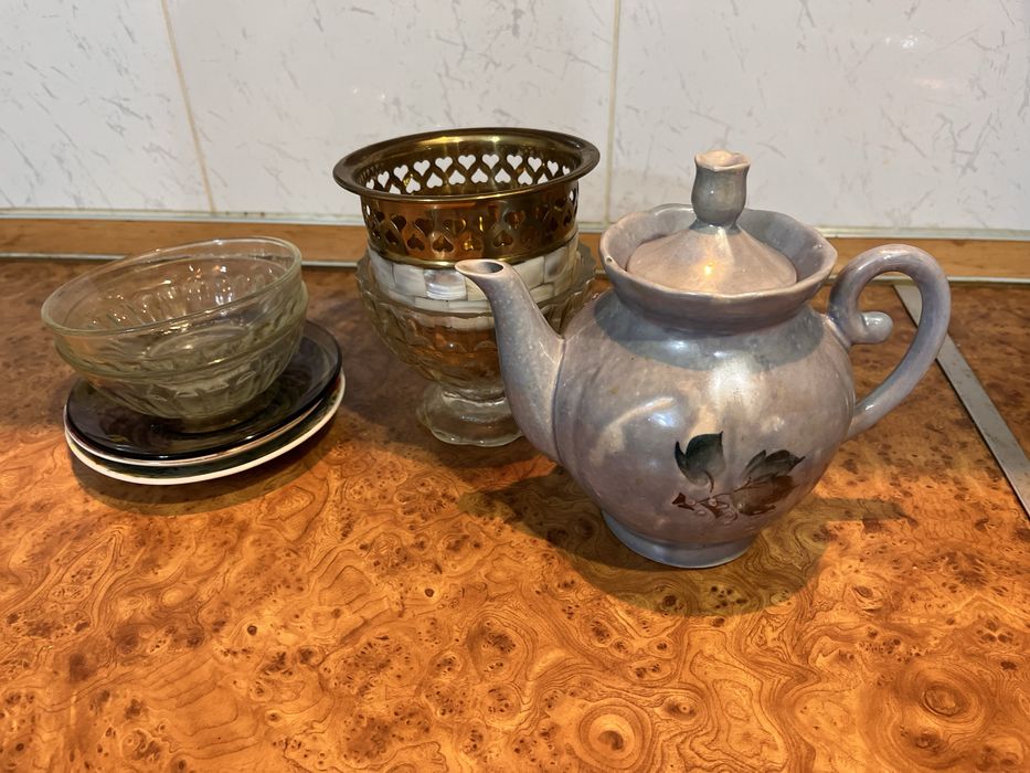 Отдам чайник, тарелочки