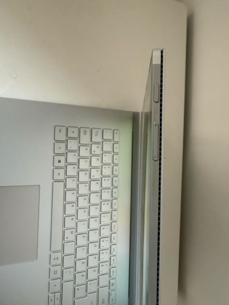Laptop Microsoft Surface Book 2