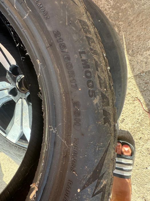1 anvelopa iarna 215 60 r17 Bridgestone