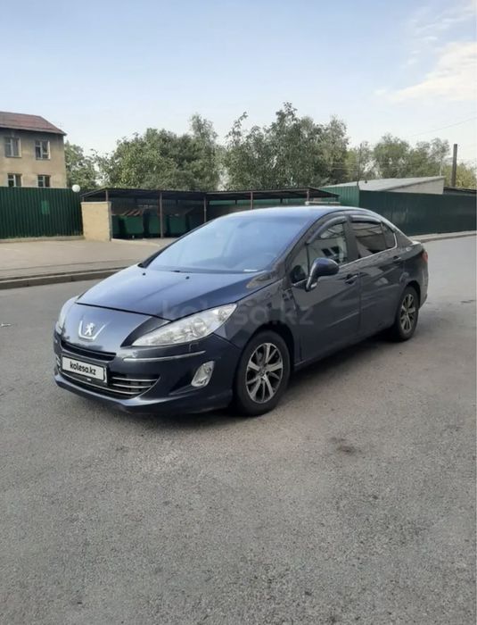 Peugeot 408 авто идеальное для города и трассы.