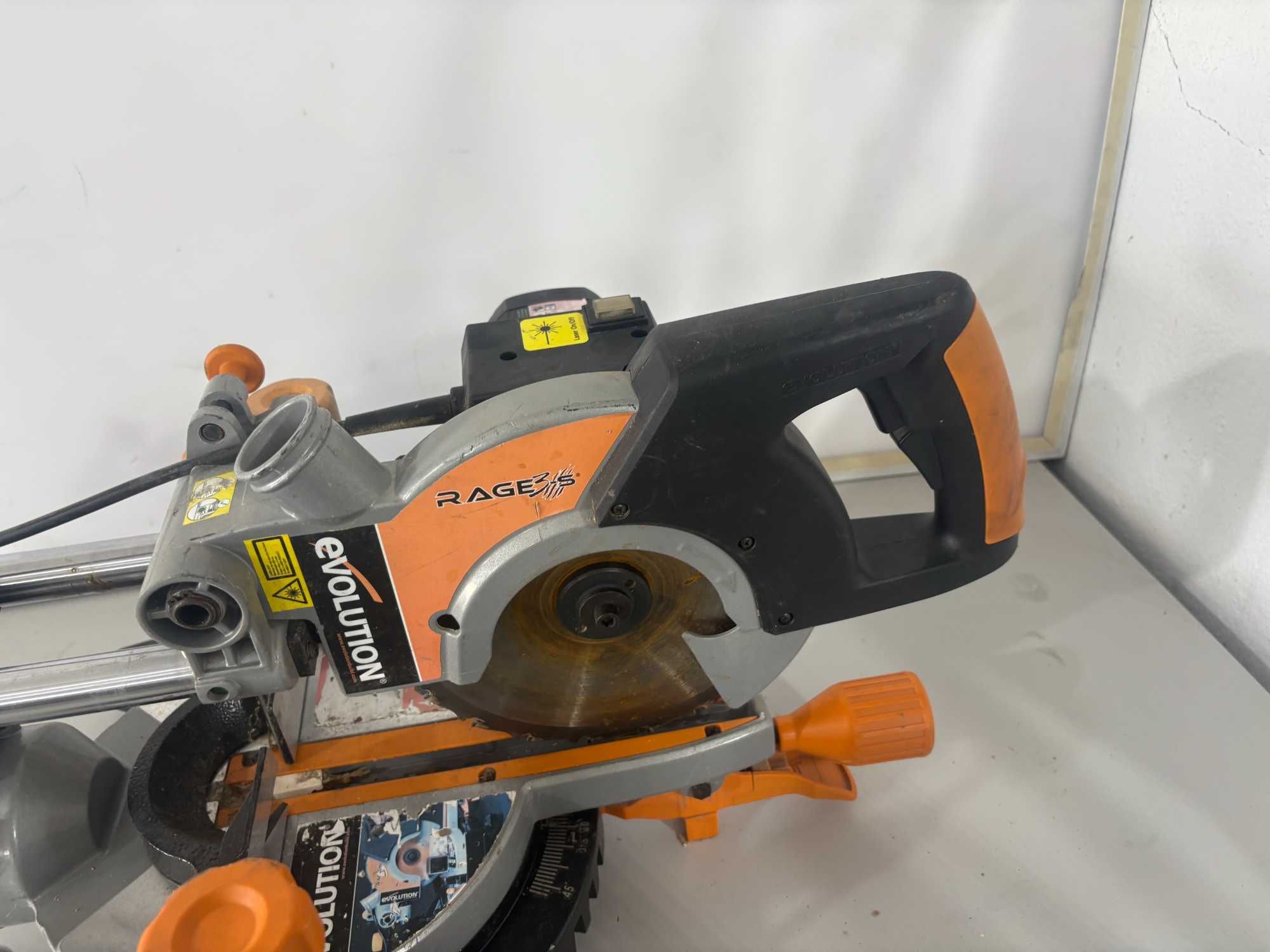 Циркуляр пендула - Evoulution 1500W