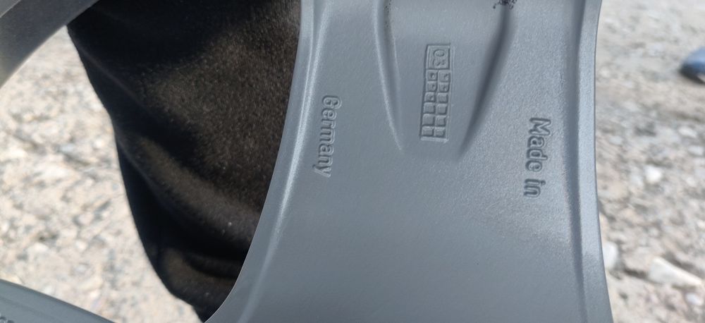 Джанти 18 Lorinser RS3 
10Jx18H2 ET 44
Цена: 800 лв.