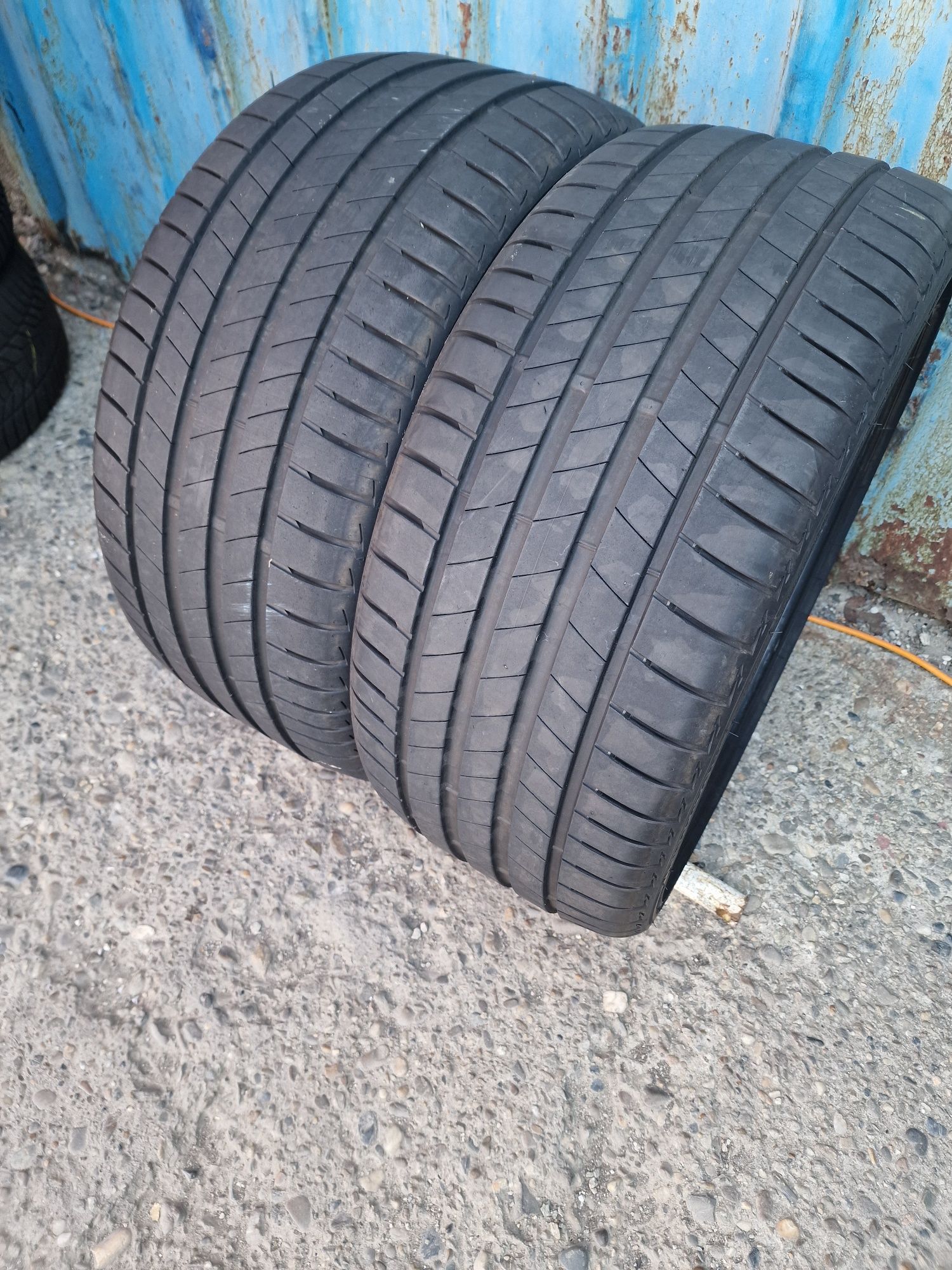 Anvelope Vară 255.35.21 Bridgestone An 2019 Profil peste 7 mm grosime