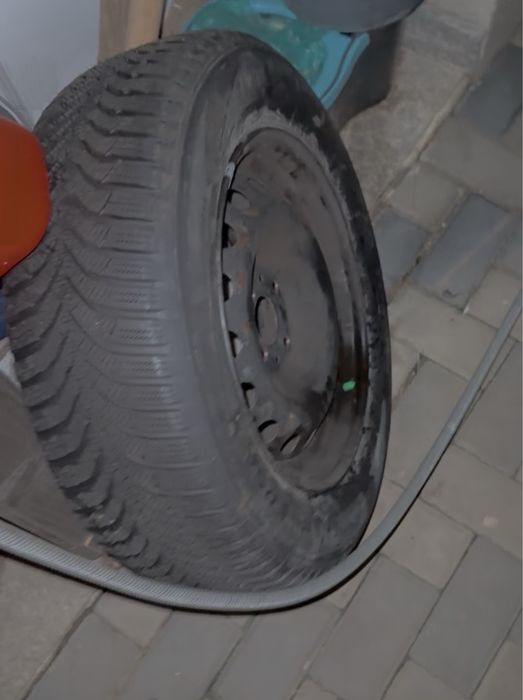 Janta cu anvelopa iarnă Hankook 195/65 R15 noua