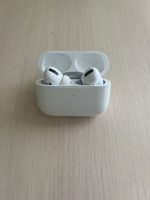 Продам AirPods pro белый