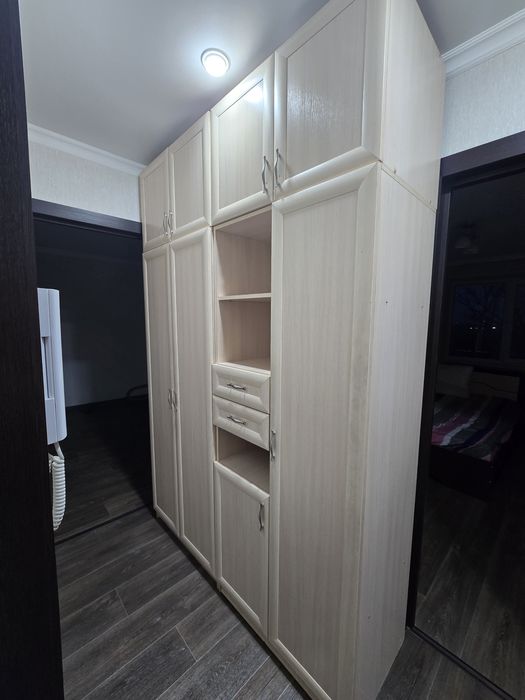 Шкаф в прихожую, самовывоз