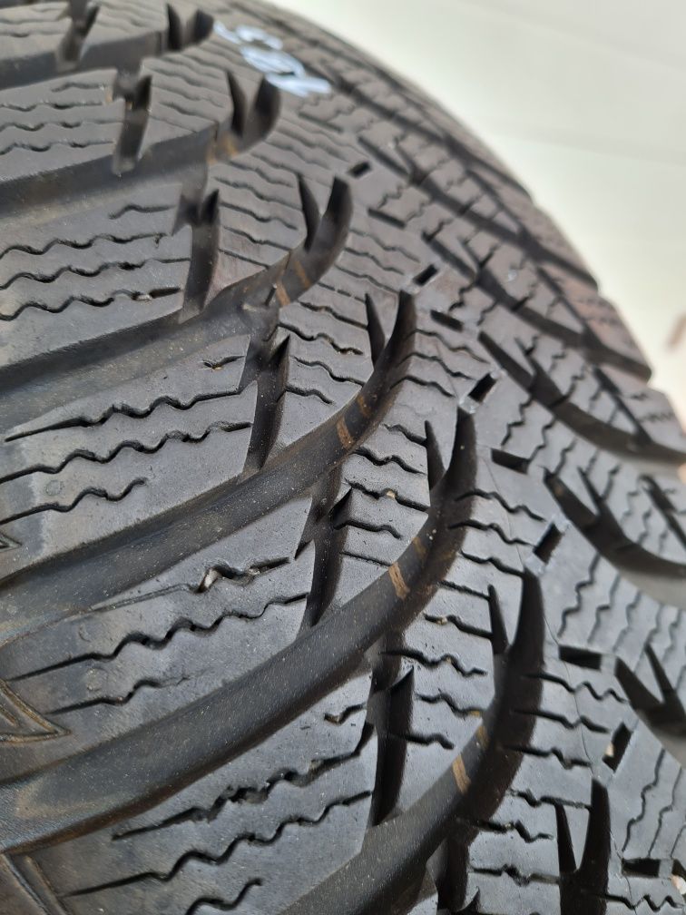 Зимни гуми 4 броя KUMHO WinterCraft Wp51 185 65 R15 дот 3017