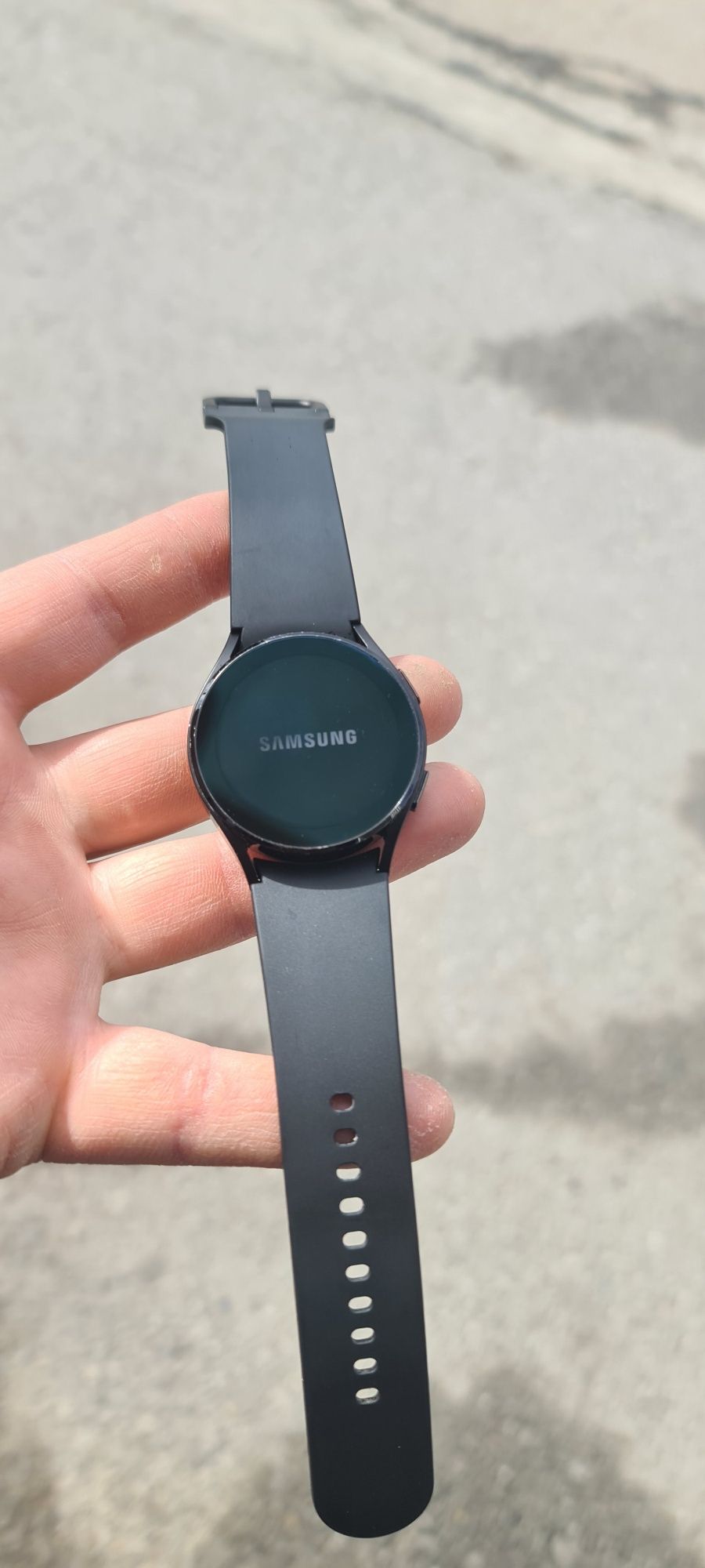 Samsung  galaxy  watch 4