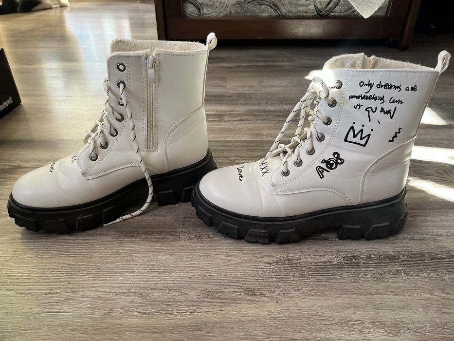 Бели ботуши “tendenz”