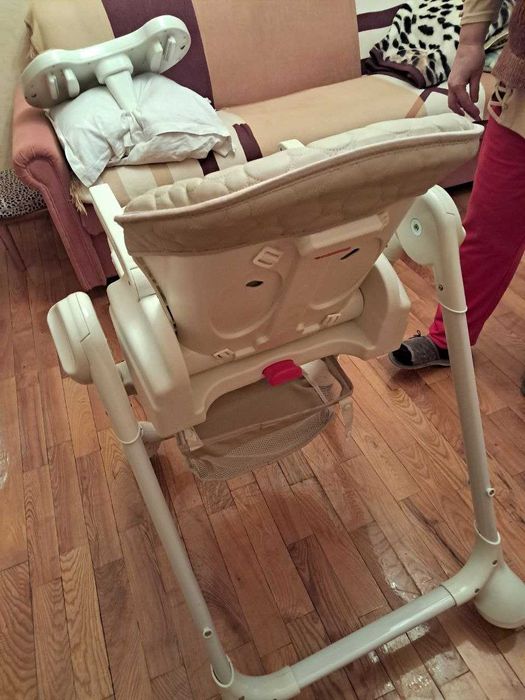 Продаётся детский столик. производство Италия .