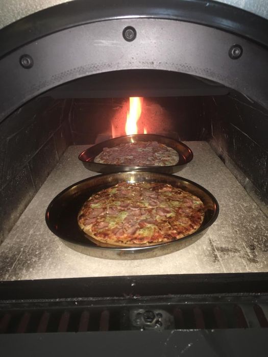 Cuptor pizza pe lemne