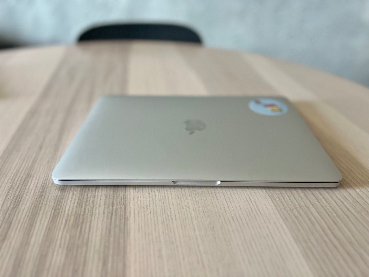 MacBook Pro 13-inch, 2017, 2.3 GHz Dual-Core