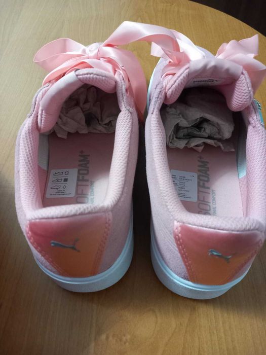 Нови дамски сникърси Puma Vikky Stacked Ribbon S, велур, цвят праскова